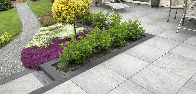 Keramische tegels buiten leggen