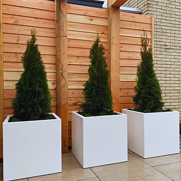 Gepoedercoat staal plantenbak Miami 50x50x50 cm ( RAL9010 )