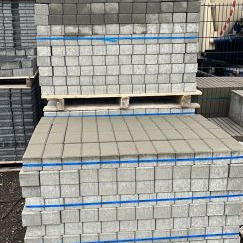 B-keus Betonstraatsteen Grijs 8 cm (staan op pallets)