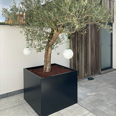 Gepoedercoat staal plantenbak Miami 80x80x60 cm ( RAL9005 )