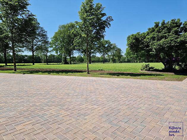 Betonstraatsteen 6 cm oud bussum komo
