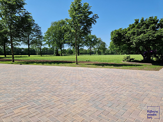 Betonstraatsteen 6 cm oud bussum komo