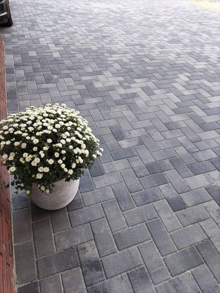 Nature top betonstraatsteen 8 cm nero/grey mini facet komo