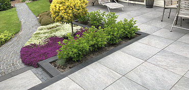 Keramische tegels buiten leggen